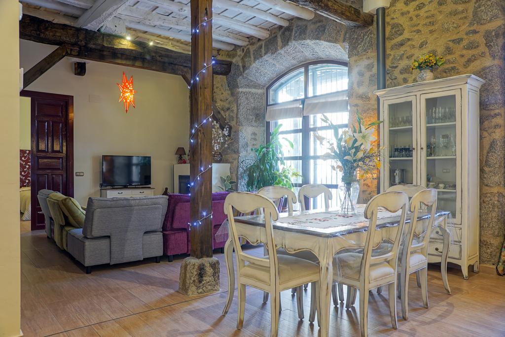 バーニョス・デ・モンテマヨールCasa Jardin De La Plataアパートメント エクステリア 写真