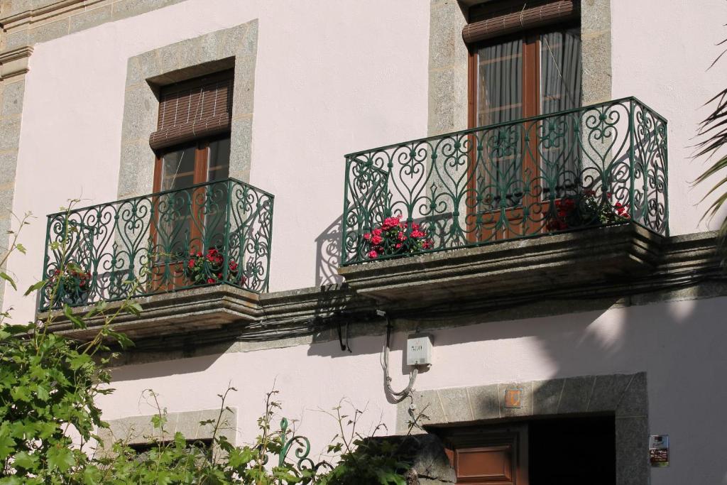 バーニョス・デ・モンテマヨールCasa Jardin De La Plataアパートメント エクステリア 写真